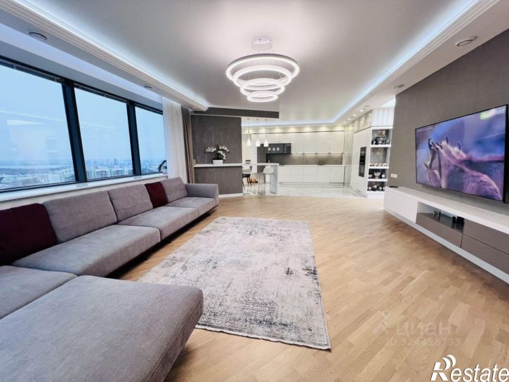 3-комн квартира пр-кт Альберта Камалеева, 1,  д. 1