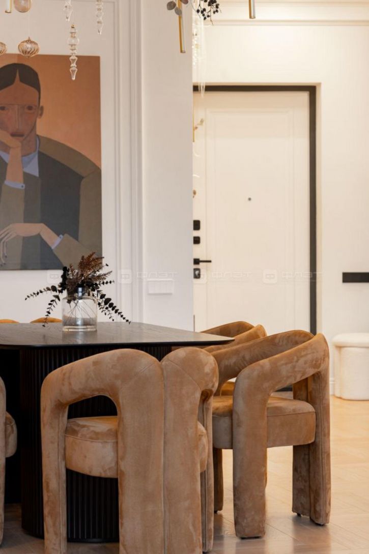 4-комн квартира ул. Право-Булачная, дом 51