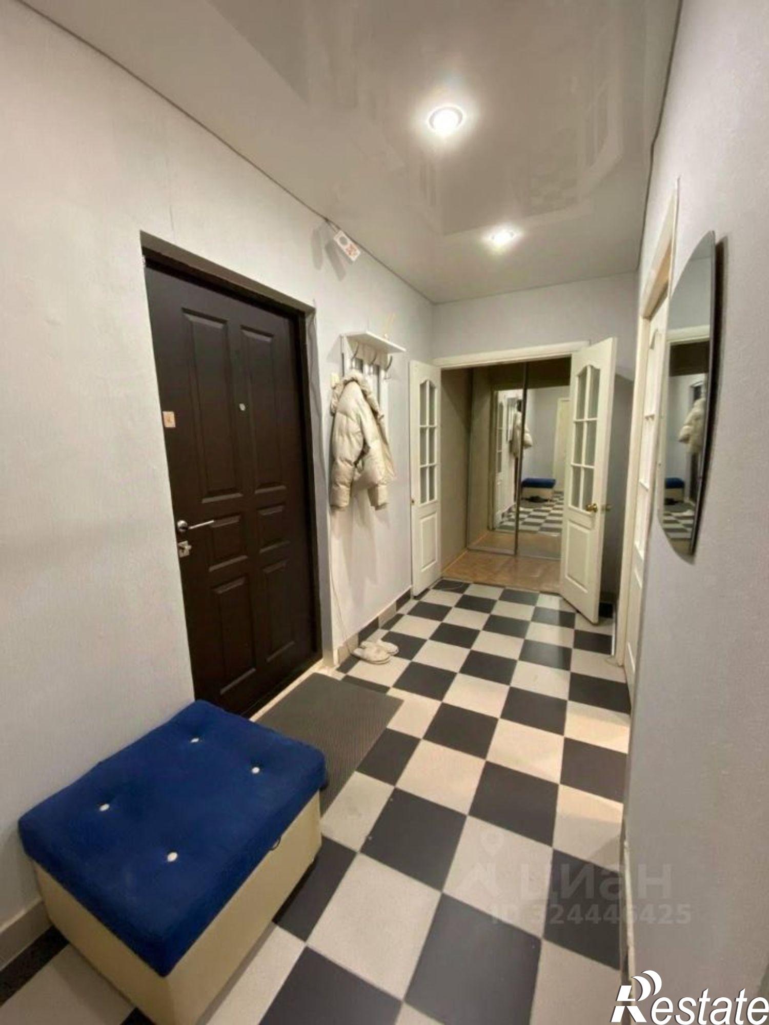 Сдать квартиру за 42 000 рублей на ул Декабристов, 87