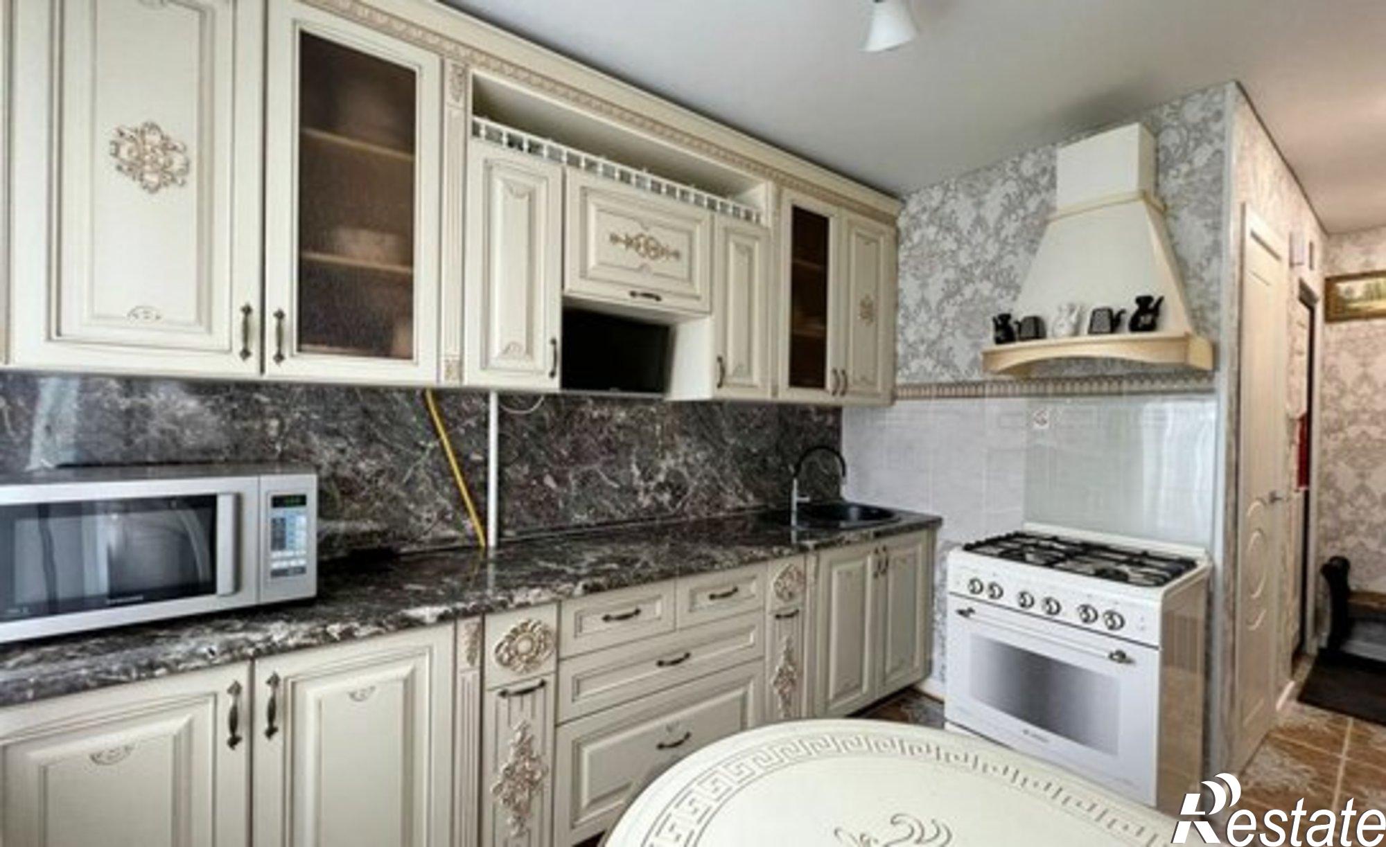 Купить квартиру за 12 000 000 рублей на проспект Ямашева, 102