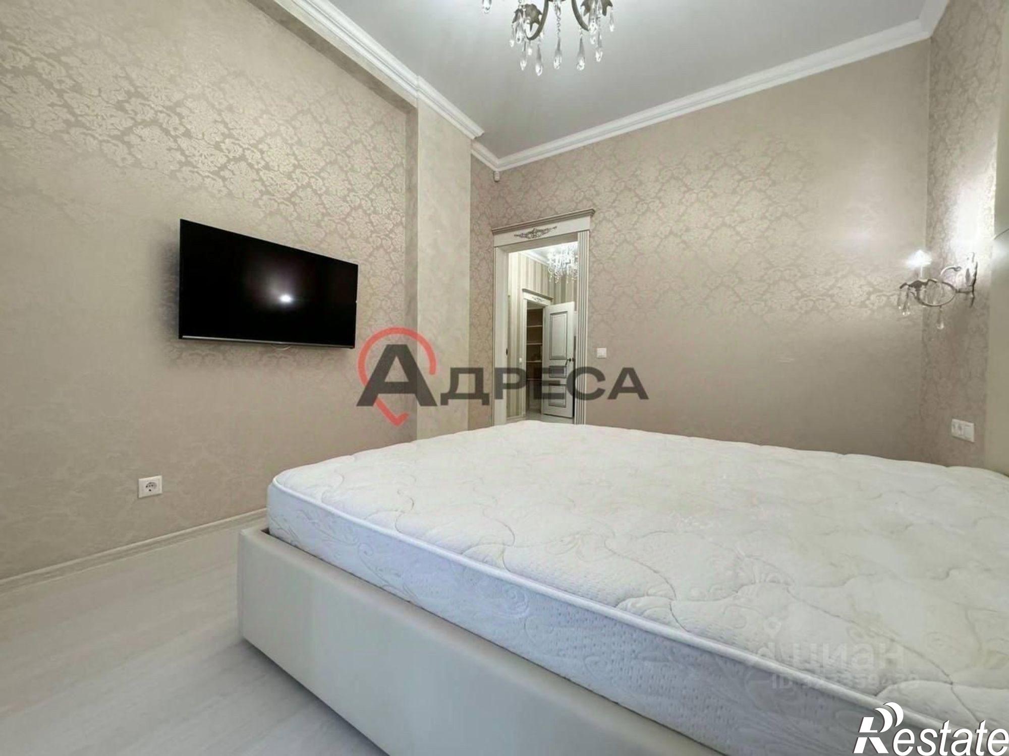 Сдать квартиру за 70 000 рублей на ул Мусина, 1