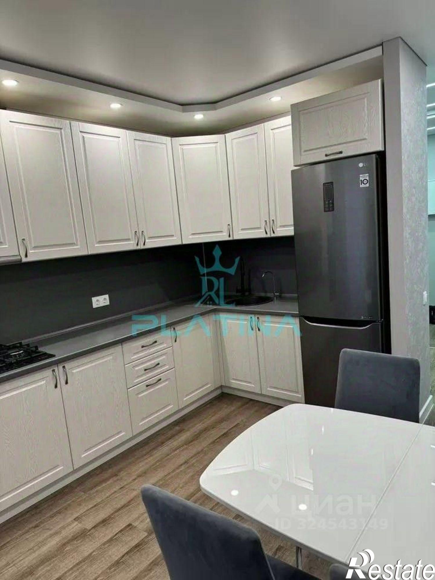 Сдать квартиру за 40 000 рублей на улица Азата Аббасова, 10