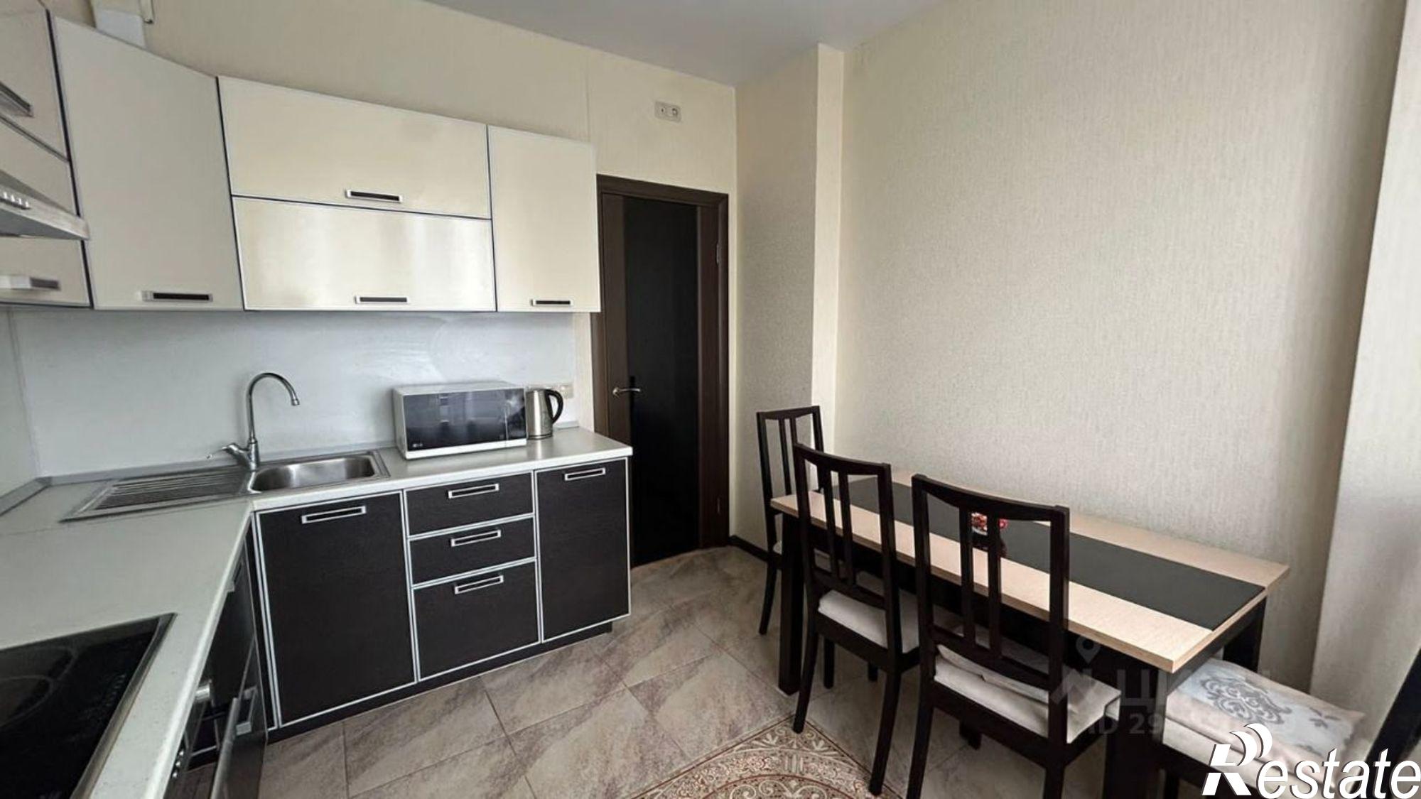 Сдать квартиру за 48 000 рублей на проспект Альберта Камалеева, 34Б