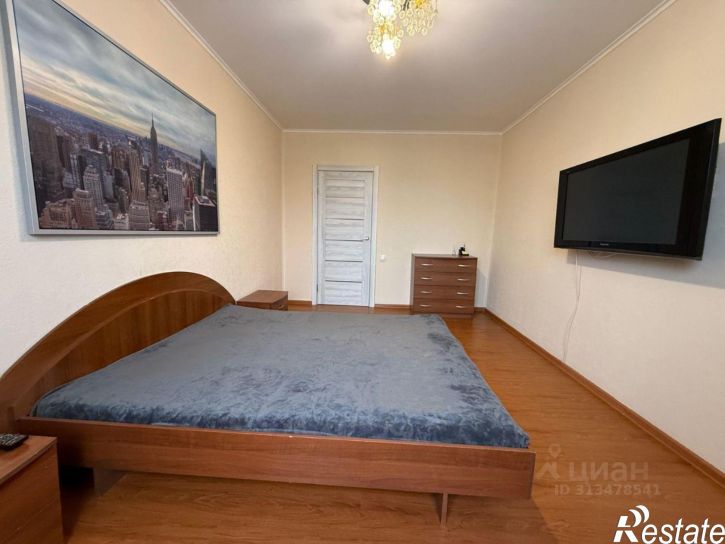 2-комн квартира улица Фатыха Амирхана, 26А,  д. 26А