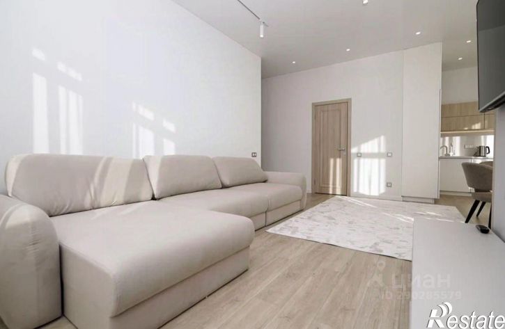 2-комн квартира Приволжская улица, 210,  д. 210