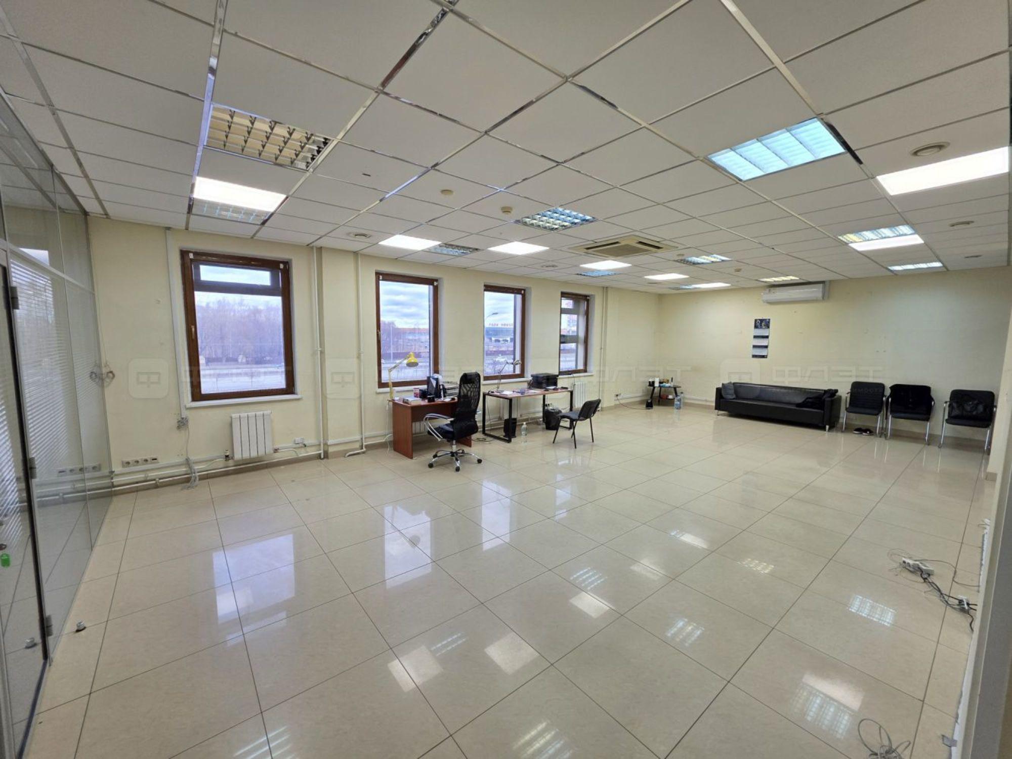 Сдать офис, помещение под офис за 400 000 рублей на пр-кт. Ямашева д.37б