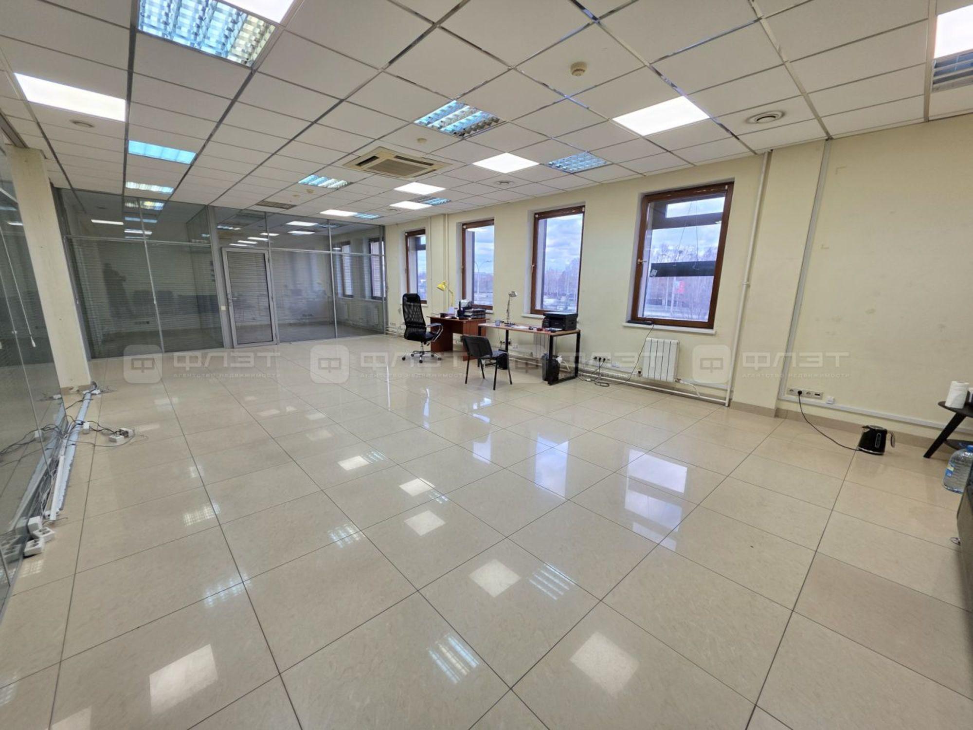 Сдать офис, помещение под офис за 400 000 рублей на пр-кт. Ямашева д.37б