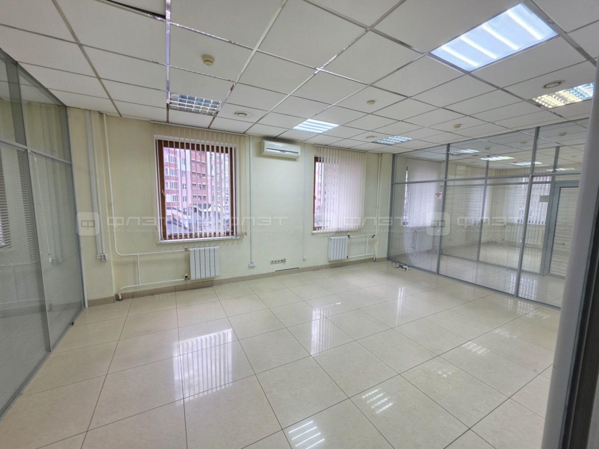 Сдать офис, помещение под офис за 400 000 рублей на пр-кт. Ямашева д.37б