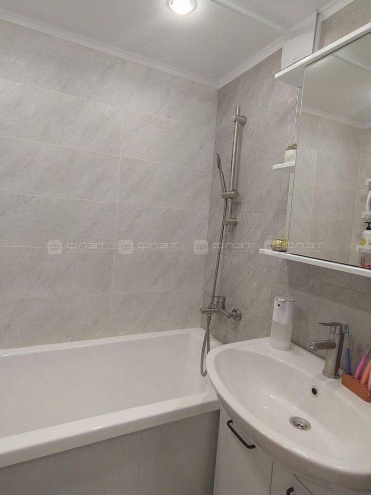 2-комн квартира ул. Адоратского, дом 5