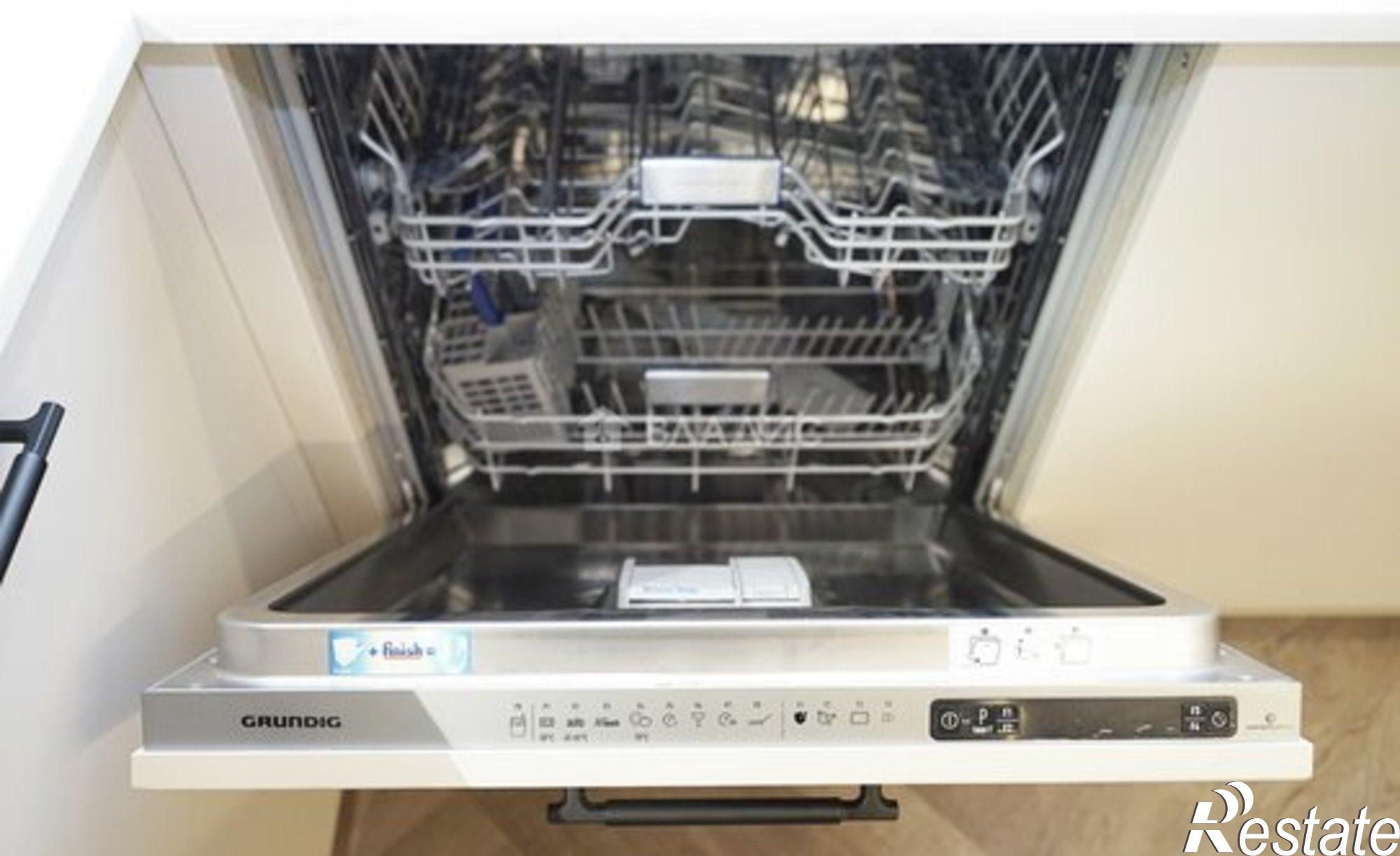 Купить квартиру за 50 000 000 рублей на ул Галактионова, 6