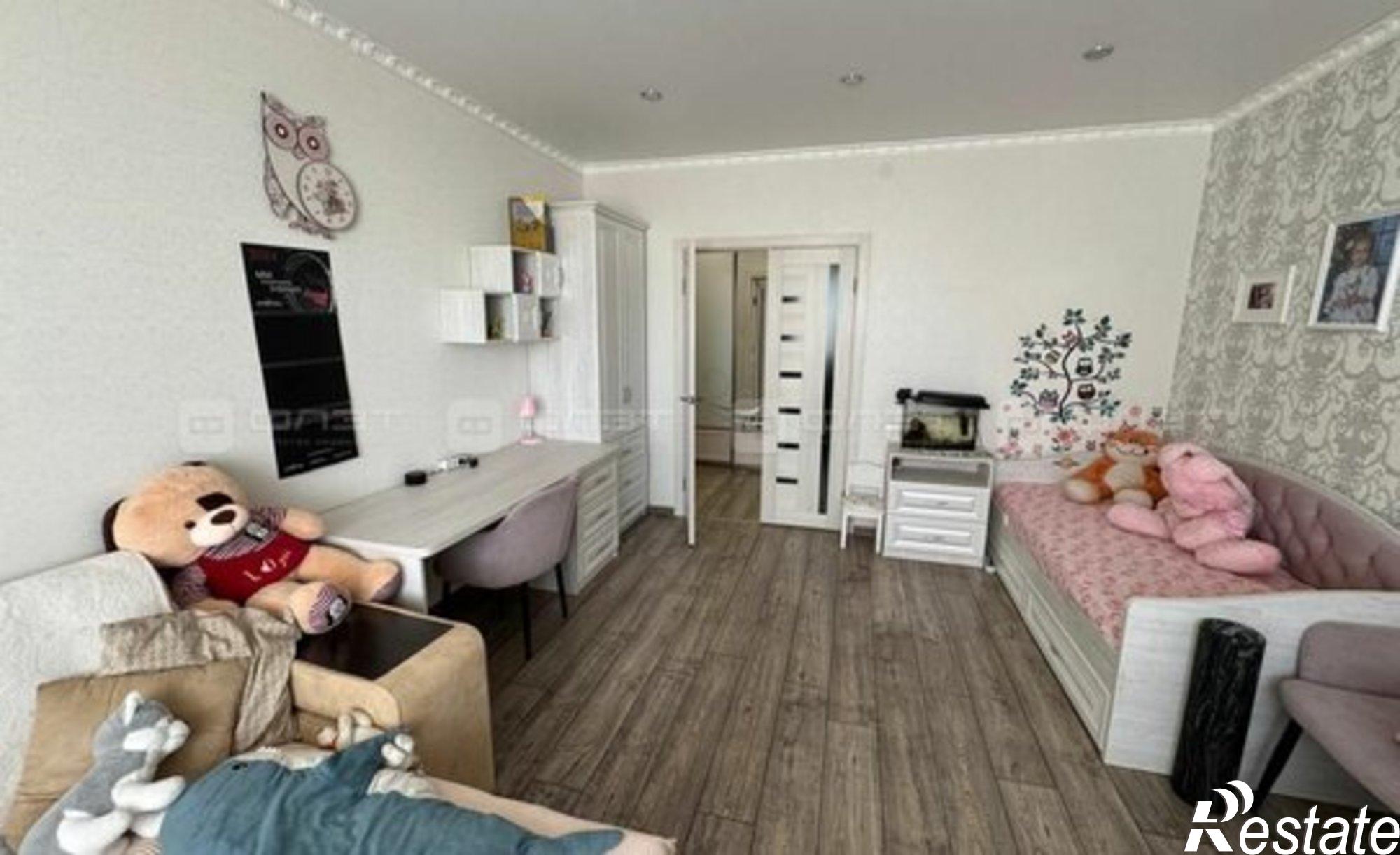 Купить квартиру за 25 000 000 рублей на ул Юлиуса Фучика, 14в