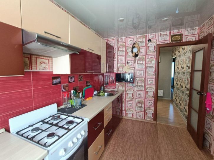 3-комн квартира Колымская ул, 22