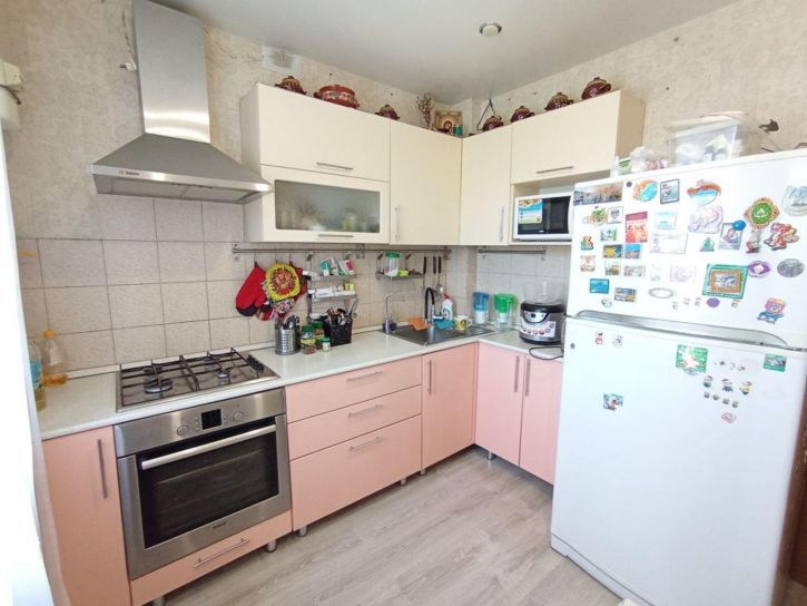 3-комн квартира Революционная ул, 69