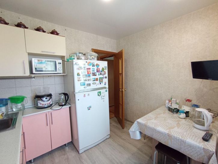3-комн квартира Революционная ул, 69