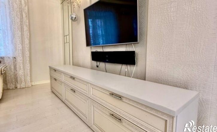 3-комн квартира улица Адоратского, 3В,  д. 3В