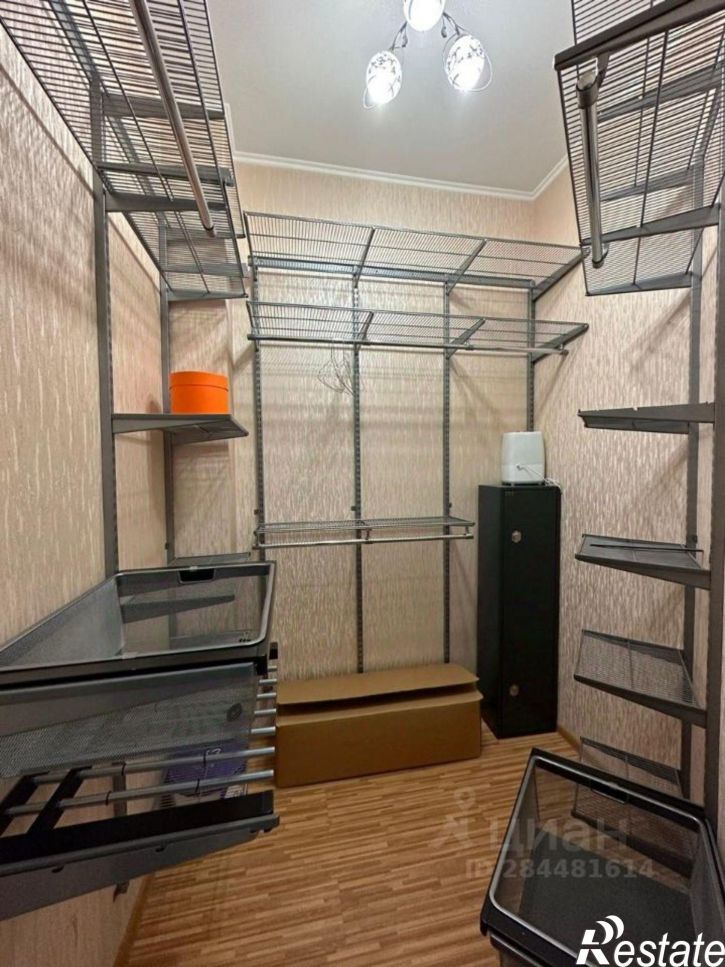 3-комн квартира ул Лейтенанта Шмидта, 3/15,  д. 3/15