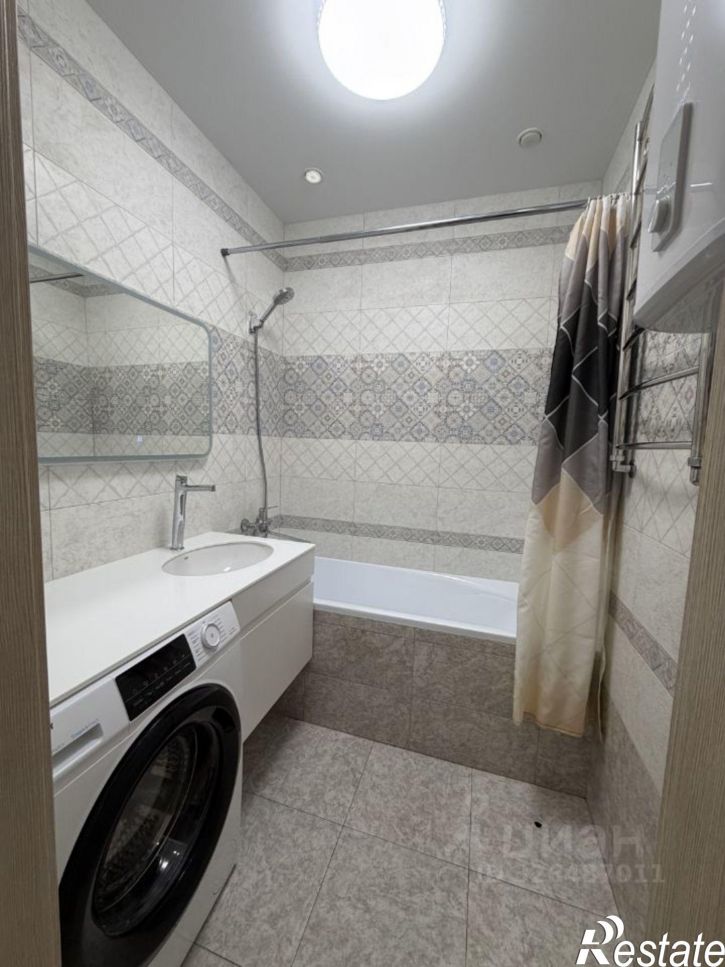 2-комн квартира улица Аделя Кутуя, 110Д к3,  д. 110Д к3