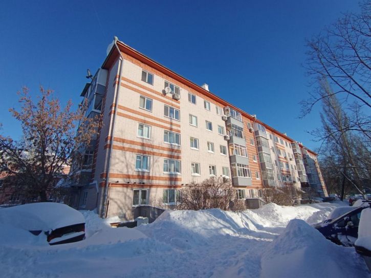 4-комн квартира Лейтенанта Красикова ул, 12