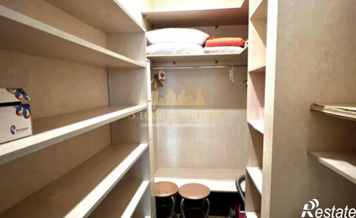 3-комн квартира улица Столярова, 15А,  д. 15А