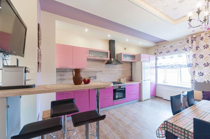 2-комн квартира пр. Победы, дом 230