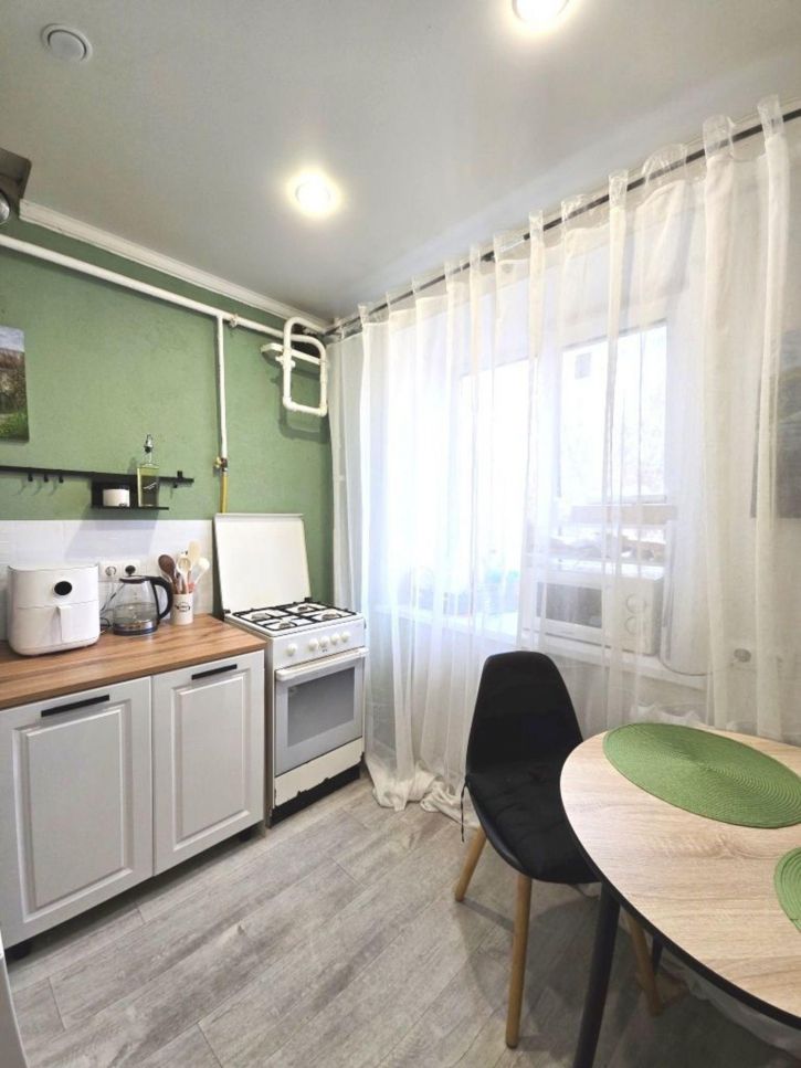 2-комн квартира Воровского ул, 13