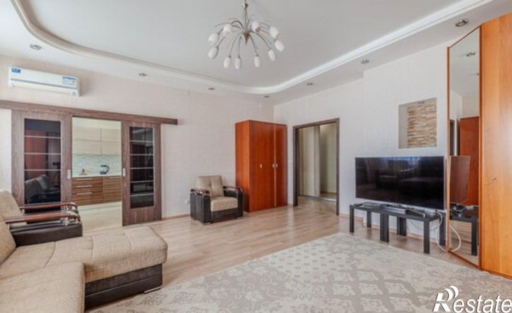 4-комн квартира ул Чистопольская, 38,  д. 38