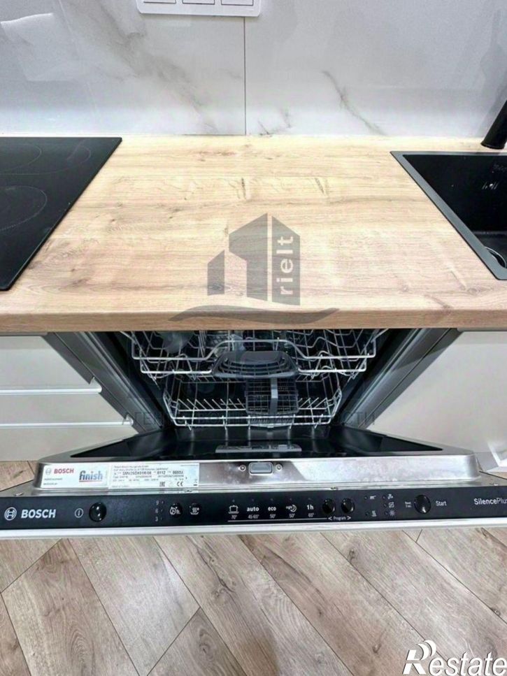 3-комн квартира улица Аделя Кутуя, 110,  д. 110
