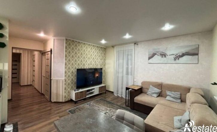 3-комн квартира проспект Победы, 90,  д. 90