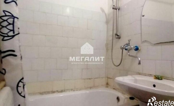 3-комн квартира ул Адоратского, 28,  д. 28