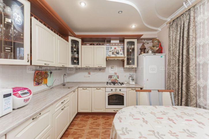 3-комн квартира ул. Болотникова, дом 9