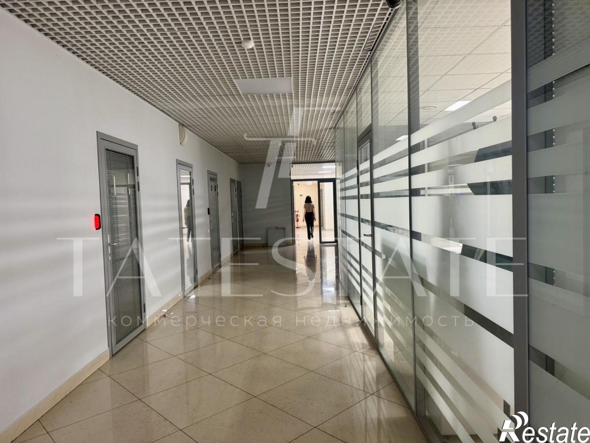 Сдать офис, помещение под офис за 217 800 рублей на улица Гвардейская, 54е