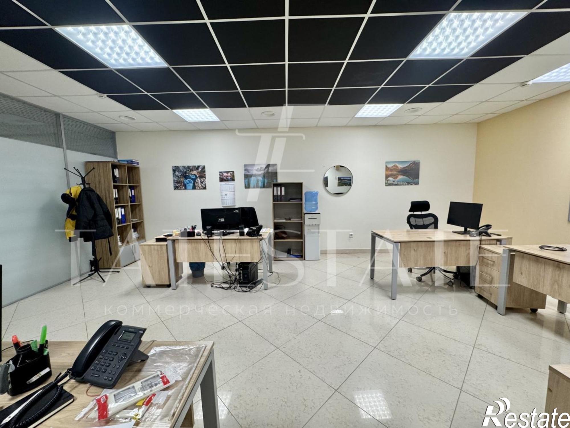 Сдать офис, помещение под офис за 217 800 рублей на улица Гвардейская, 54е