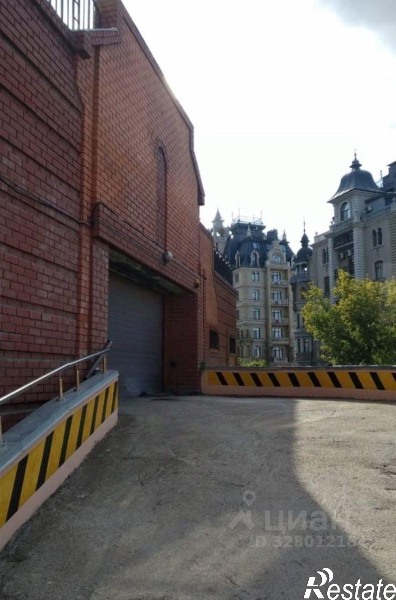 Купить гараж, место в паркинге за 2 880 000 рублей на улица Япеева, 19