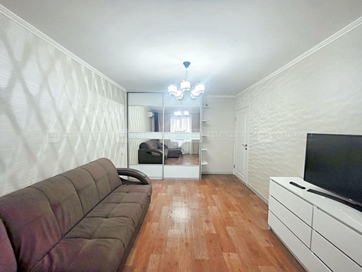 2-комн квартира ул. Юлиуса Фучика, дом 107