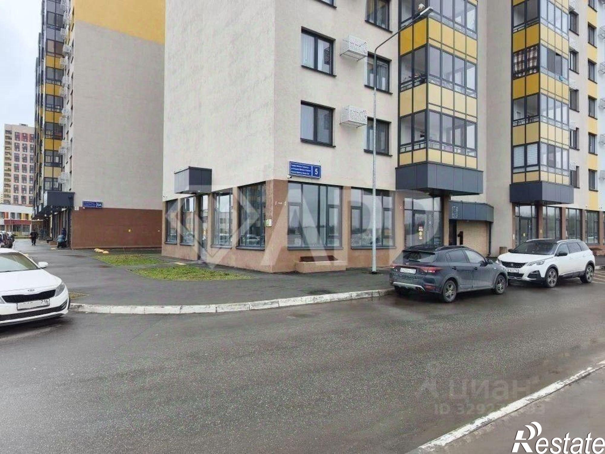 Сдать торговое помещение за 96 000 рублей на улица Генерала Махмута Гареева, 5