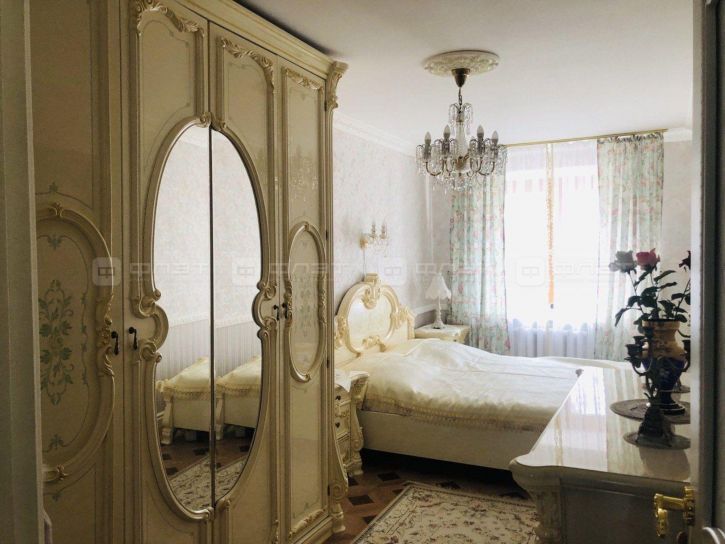 2-комн квартира ул. Бари Галеева, дом 8