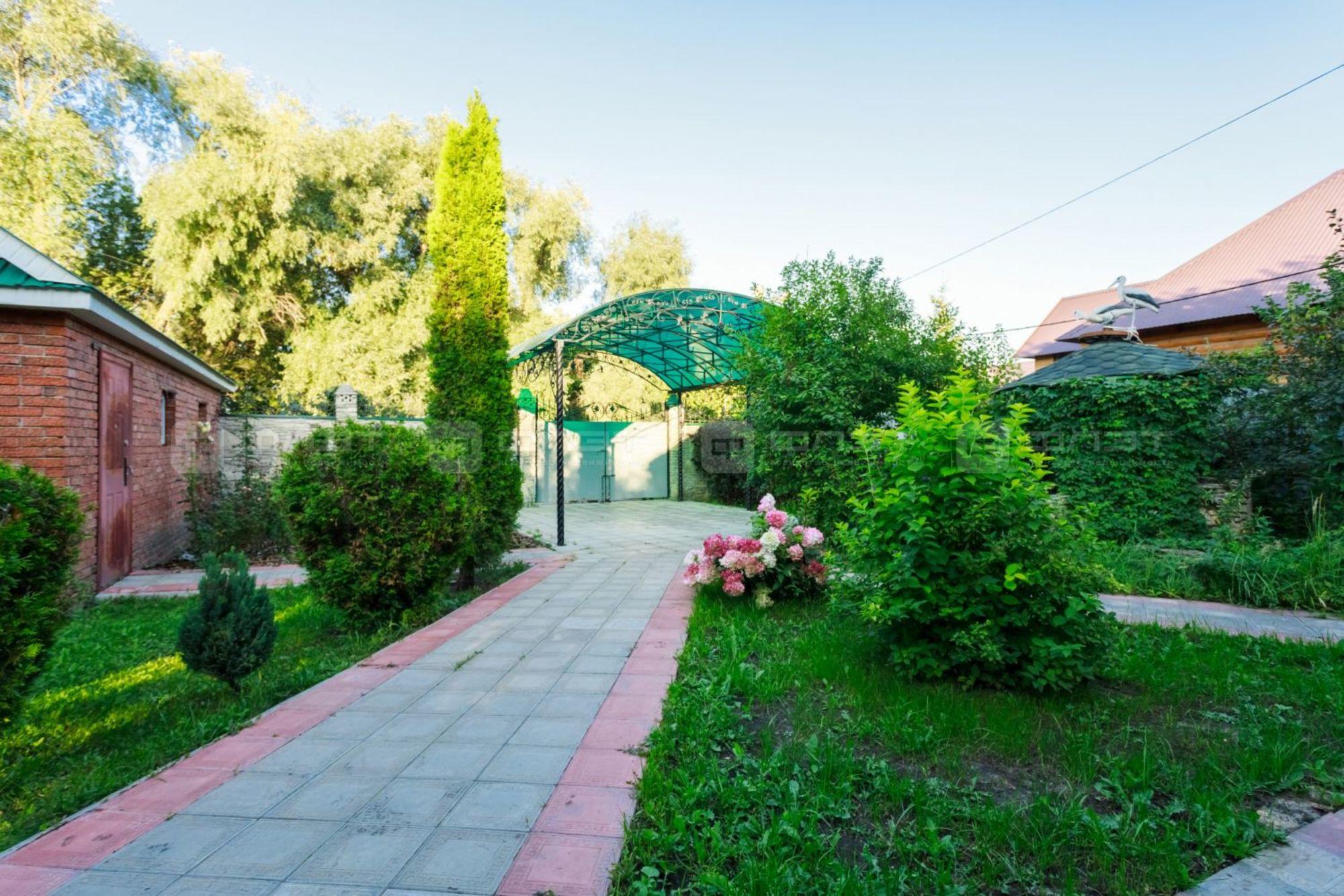 Купить дачу, дом, коттедж за 25 500 000 рублей на ул. Приречная