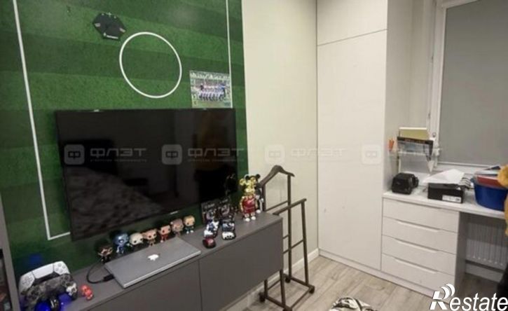3-комн квартира улица Короленко, 28Б,  д. 28Б