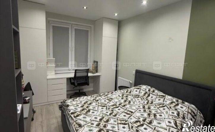 3-комн квартира улица Короленко, 28Б,  д. 28Б