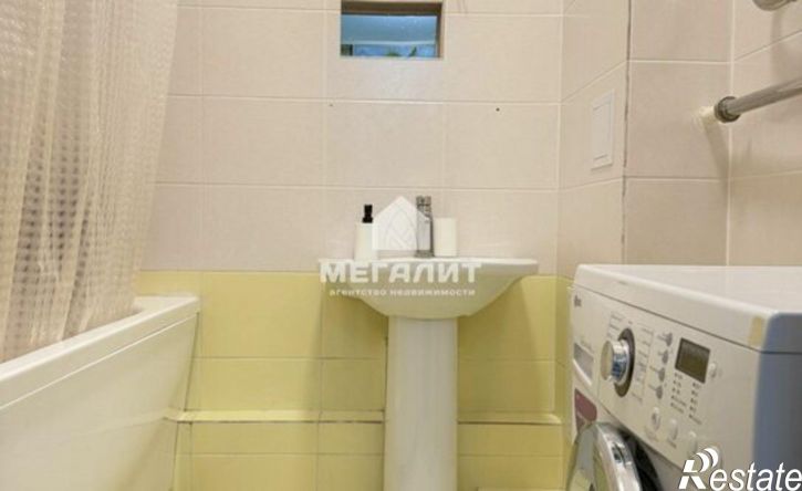 2-комн квартира улица Адоратского, 1А,  д. 1А