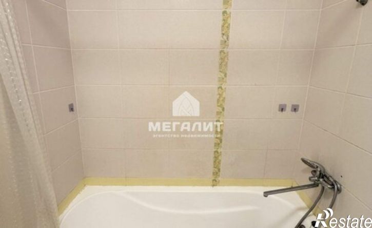 2-комн квартира улица Адоратского, 1А,  д. 1А
