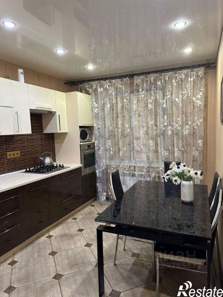 3-комн квартира ул Юлиуса Фучика, 16,  д. 16