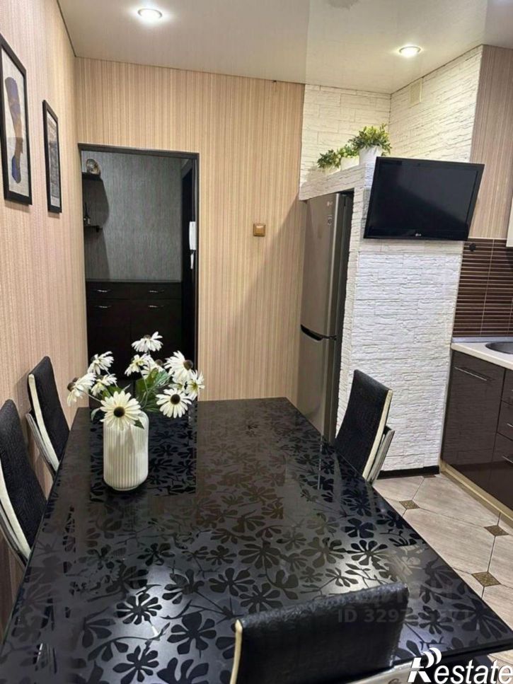 3-комн квартира ул Юлиуса Фучика, 16,  д. 16