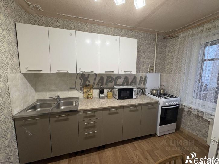 3-комн квартира улица Юлиуса Фучика, 107,  д. 107