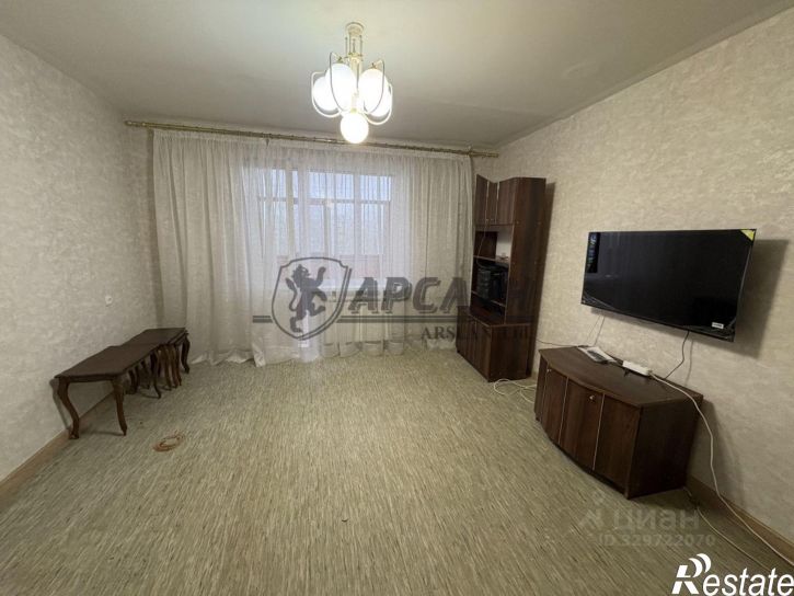 3-комн квартира улица Юлиуса Фучика, 107,  д. 107