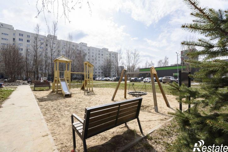 2-комн квартира ул Юлиуса Фучика, 143,  д. 143