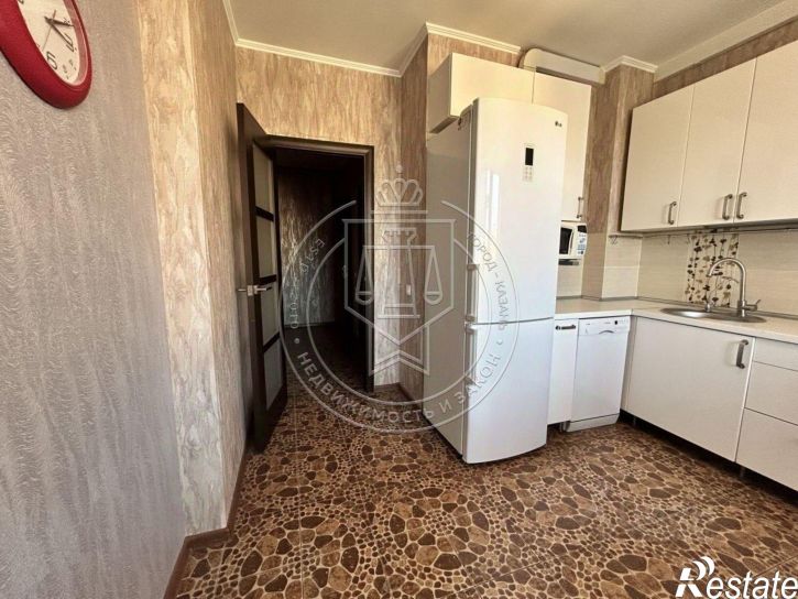 2-комн квартира улица Габдуллы Кариева, 8,  д. 8