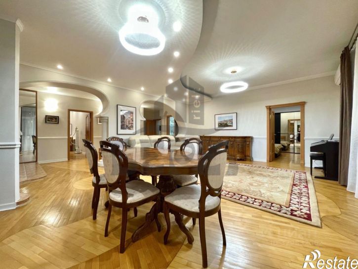 5-комн квартира улица Муштари, 30А,  д. 30А