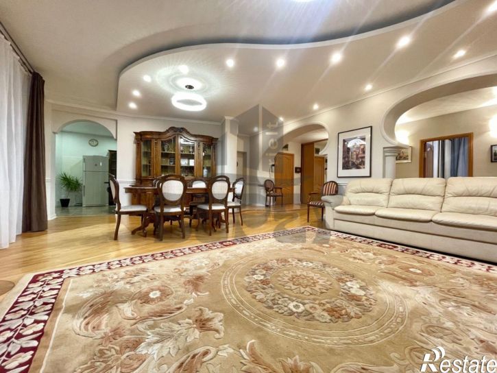 5-комн квартира улица Муштари, 30А,  д. 30А