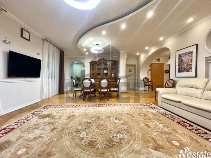 5-комн квартира улица Муштари, 30А,  д. 30А